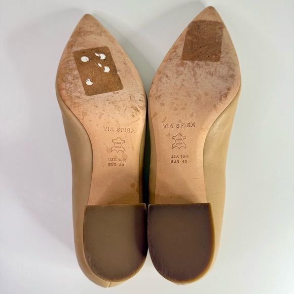 EUC Via Spiga Leather 2 In Block Kitten Heels Pumps Neutral Cream Beige Size 10M - Picture 10 of 10